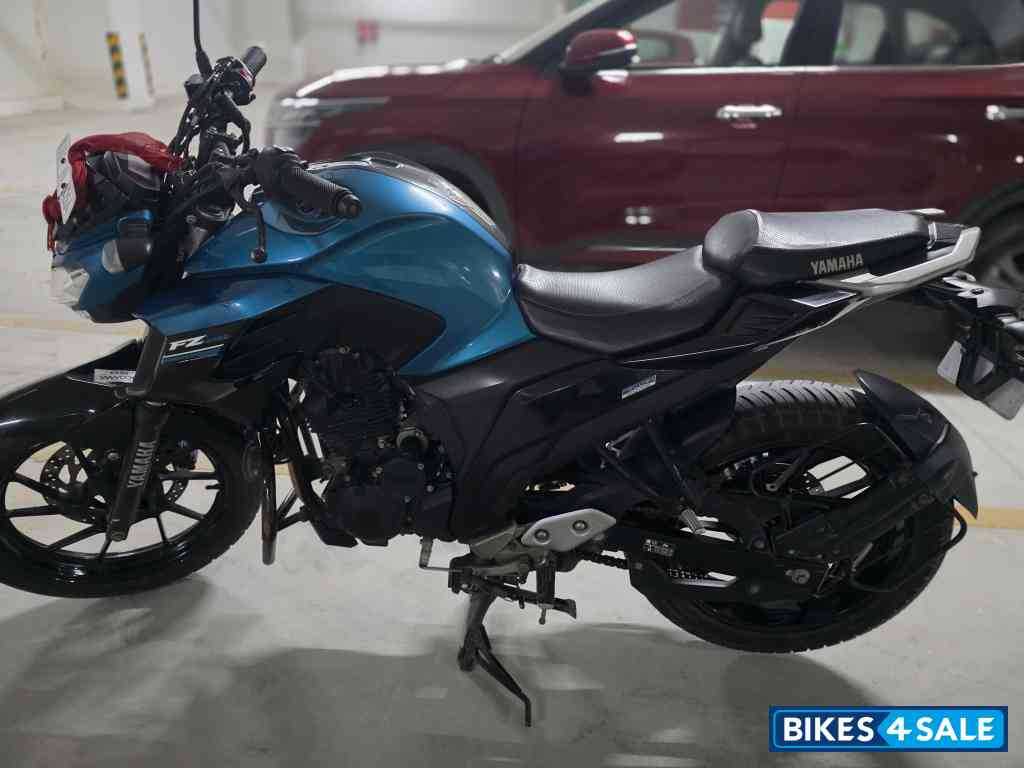 Cyan Blue Yamaha  FZ25