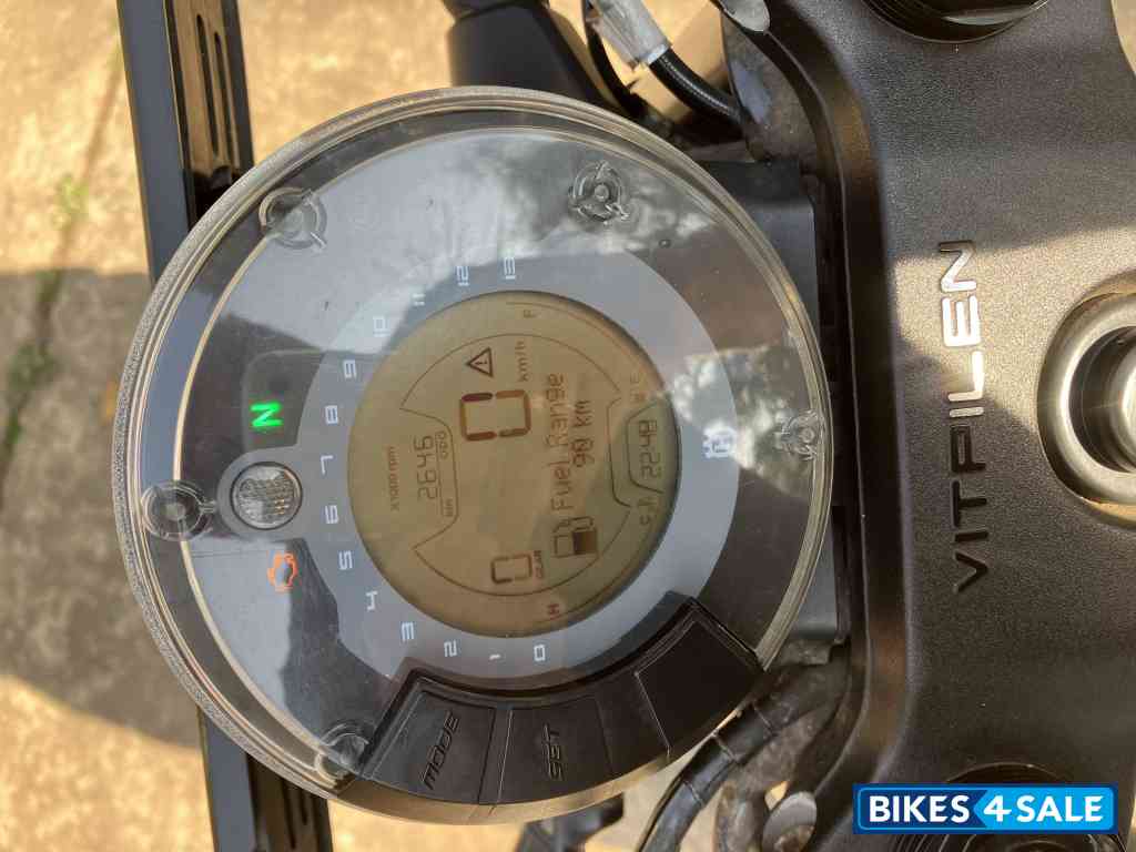 Silver Husqvarna Vitpilen 250 2022