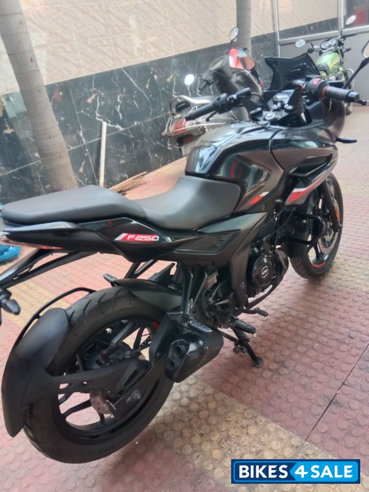 Bajaj Pulsar F250