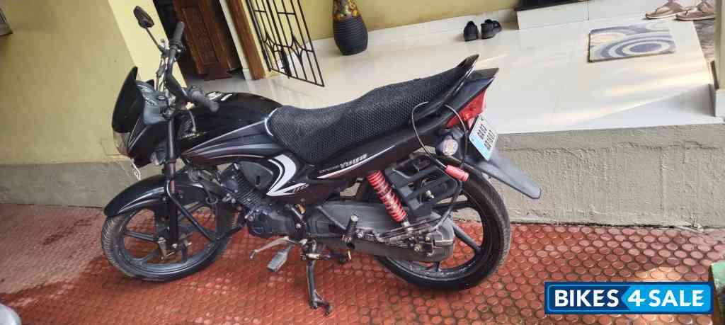 Black Honda Dream Yuga