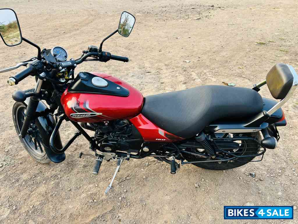 Red Bajaj Avenger Street 160