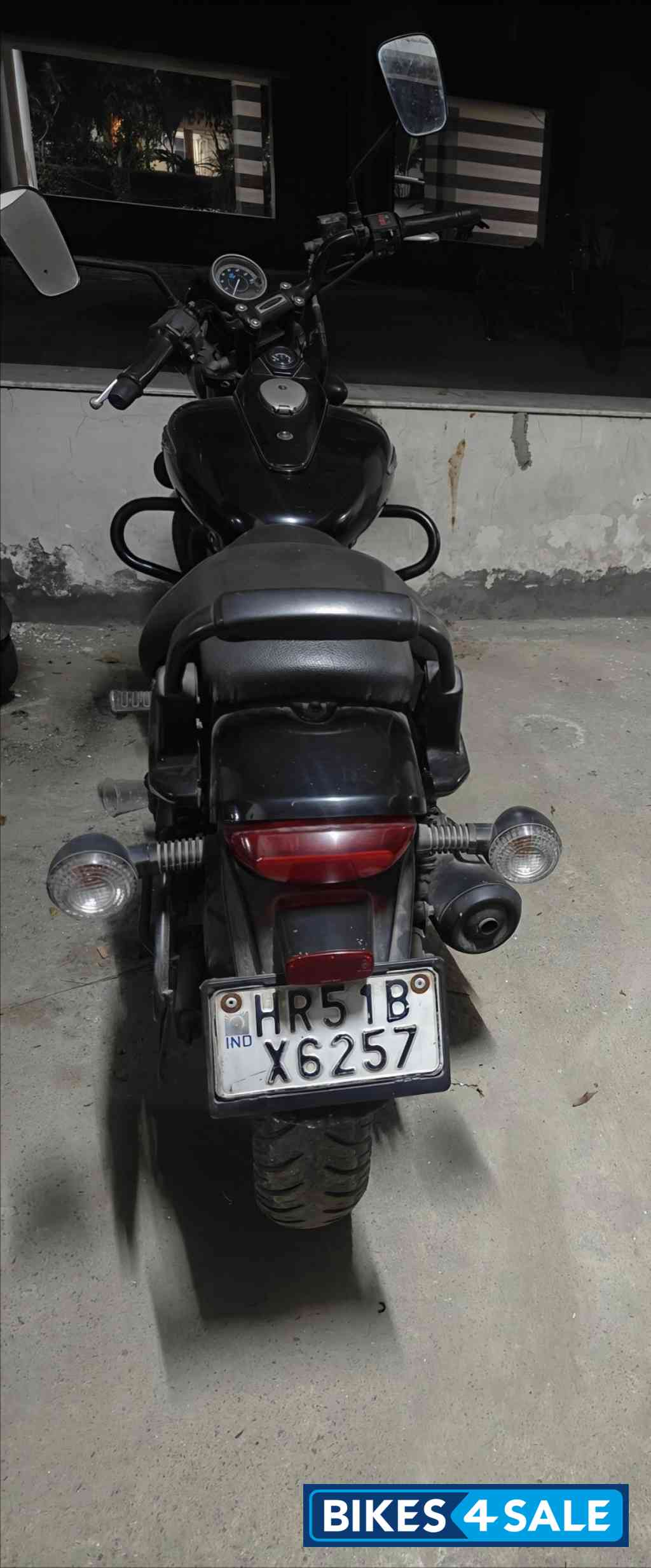 Black Bajaj Avenger Street 160