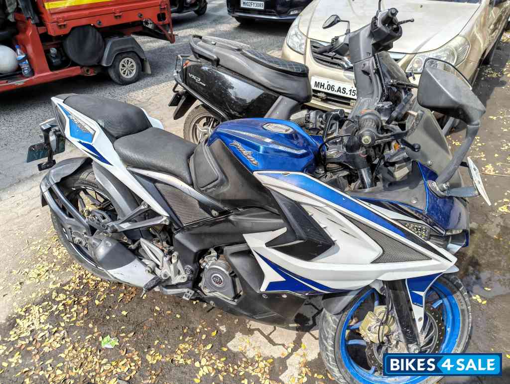 Bajaj Pulsar RS 200