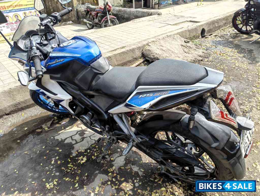 Bajaj Pulsar RS 200