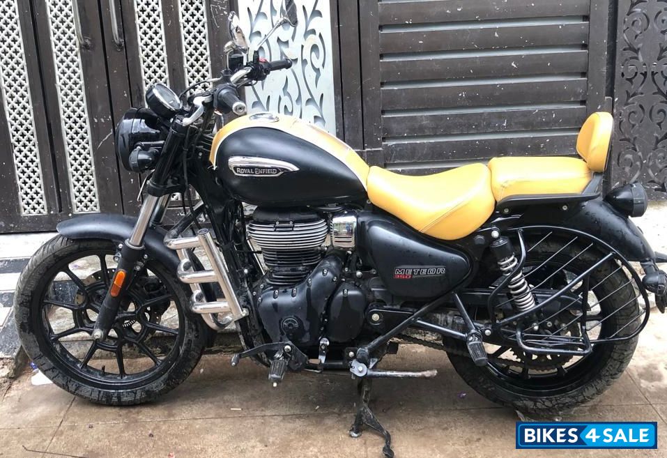 Stellar Blck Royal Enfield 2022 Meteor 350