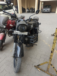 Black Royal Enfield Classic Stealth Black