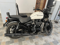 White Royal Enfield Thunderbird X 350