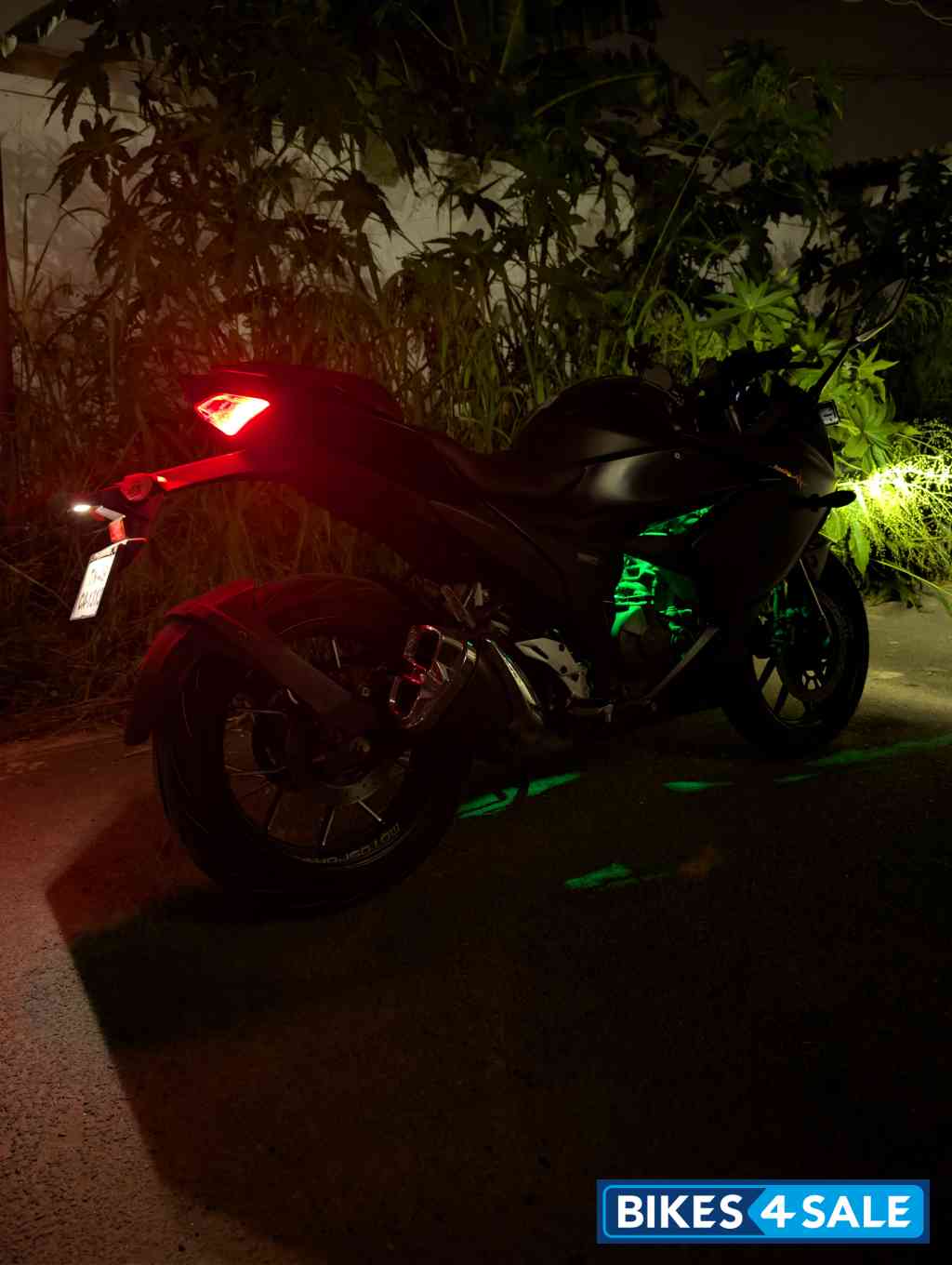 Matte Black Suzuki Gixxer SF 250