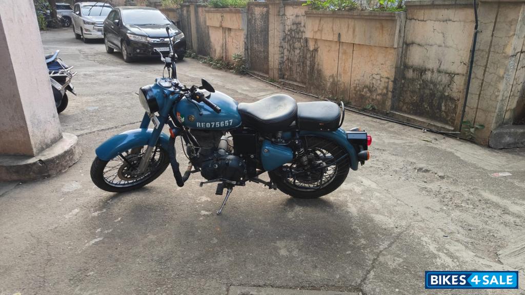 Royal Enfield Classic Signals Airborne Blue