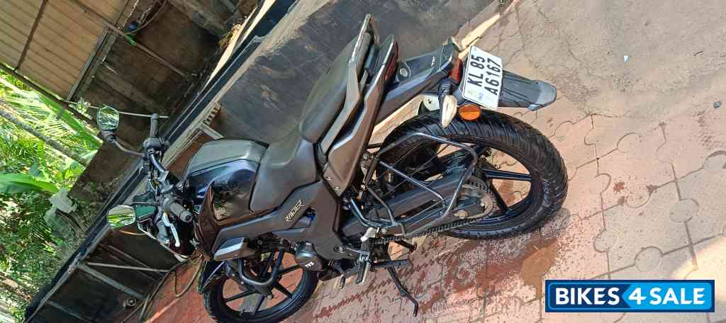 TVS Raider Split Seat