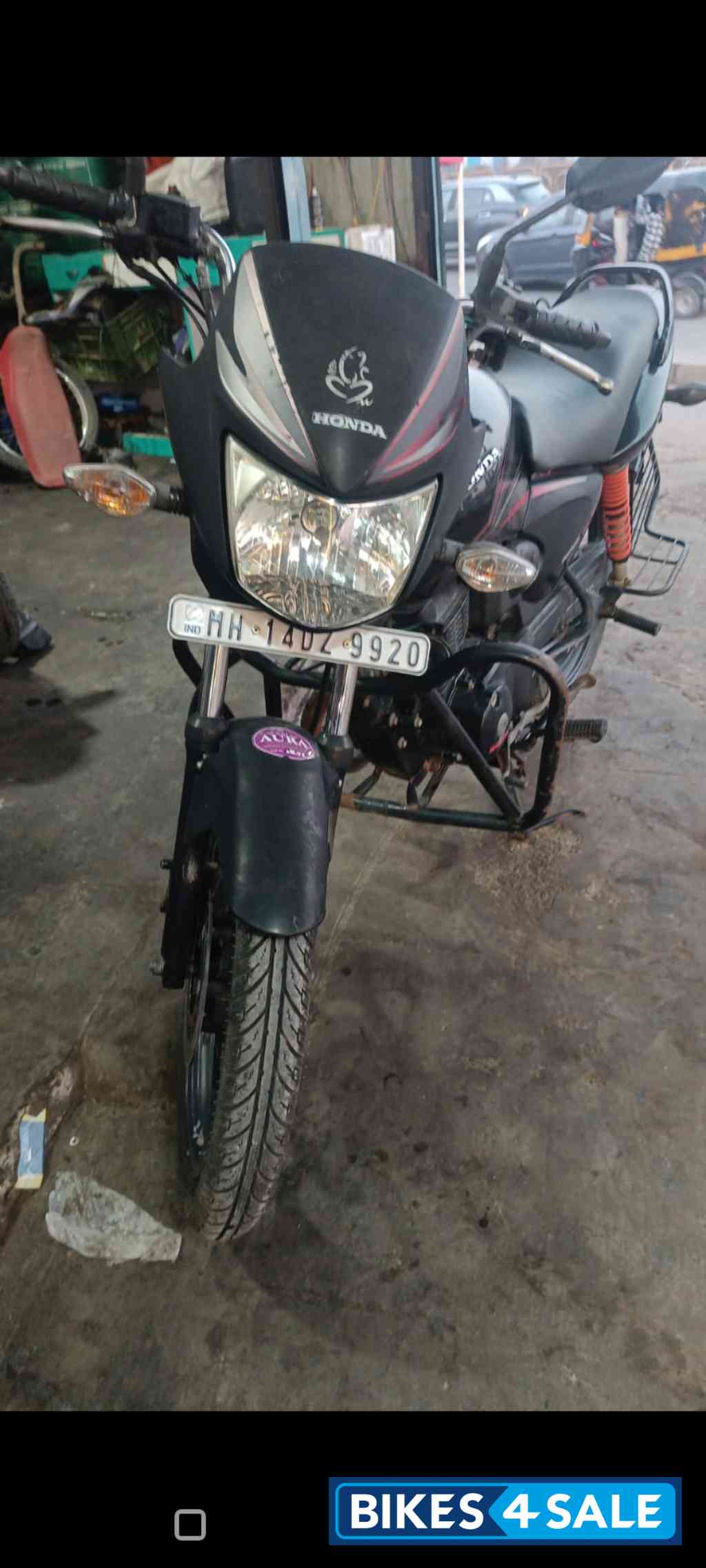Black Honda Shine 125 Disc