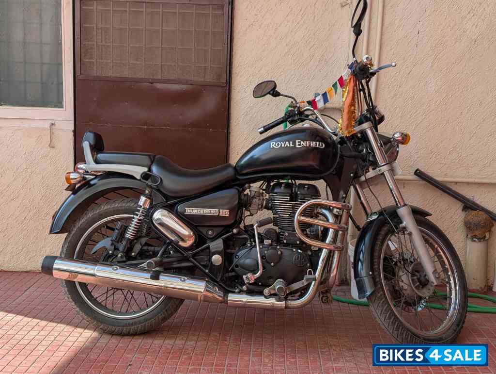 Matte Black Royal Enfield Thunderbird TwinSpark 350