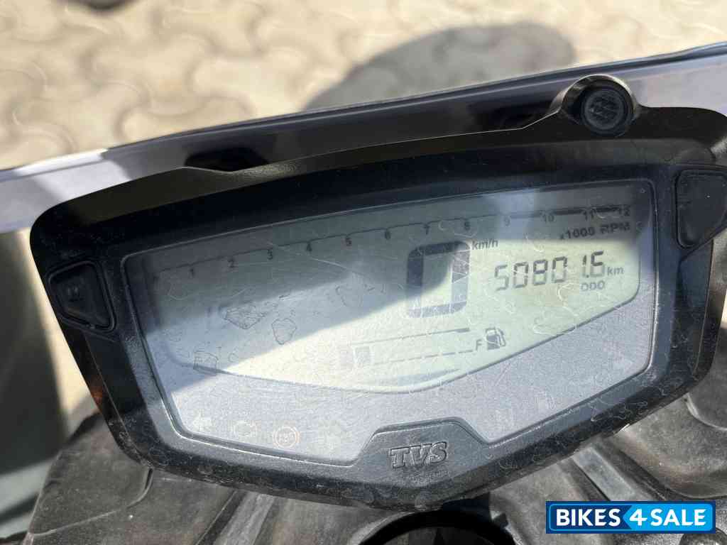 Black TVS Apache RTR 160 4V