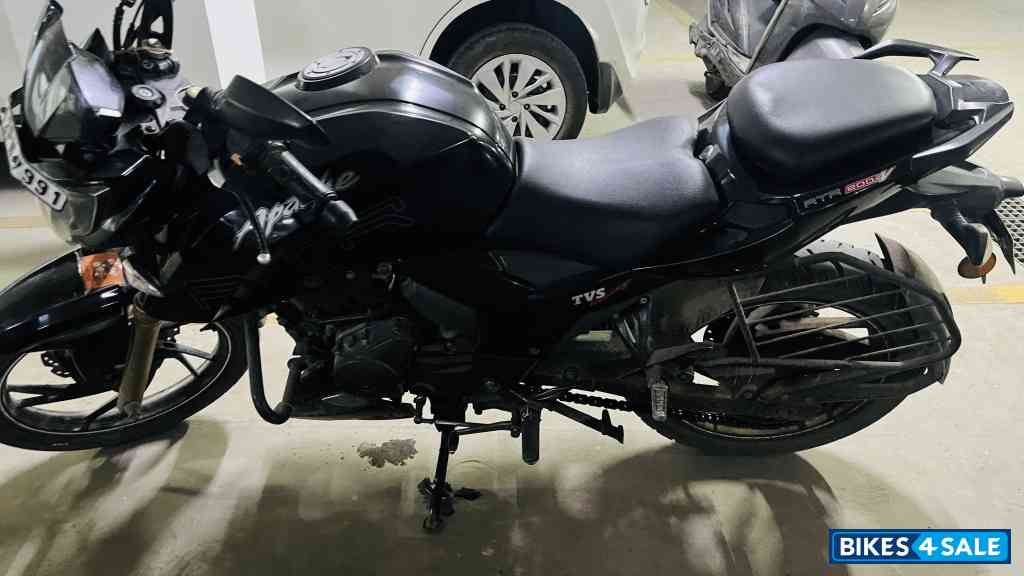 Black TVS Apache RTR 200 4V