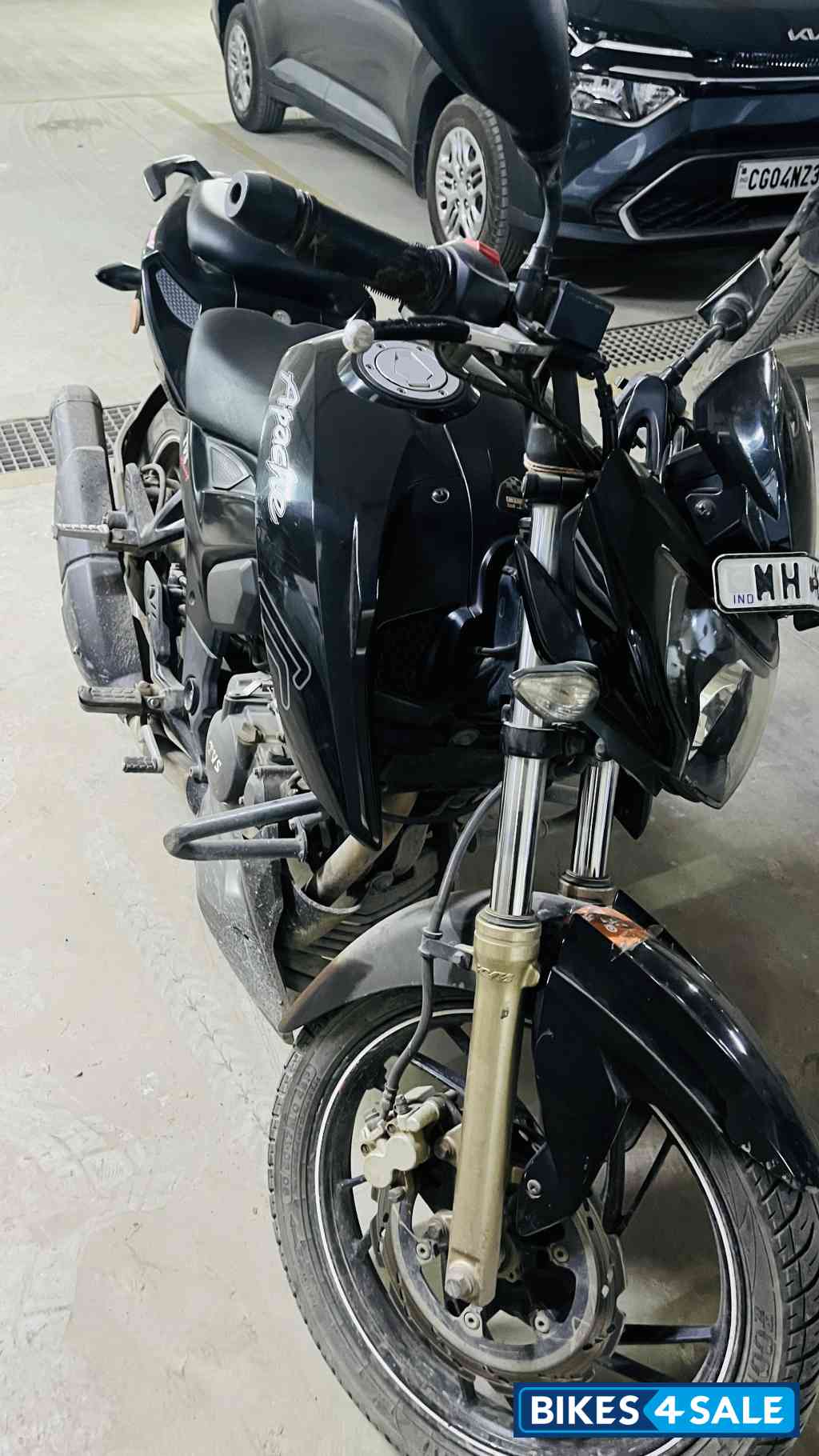 Black TVS Apache RTR 200 4V