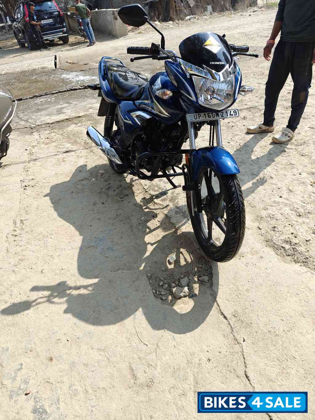 Blue Honda Shine 125