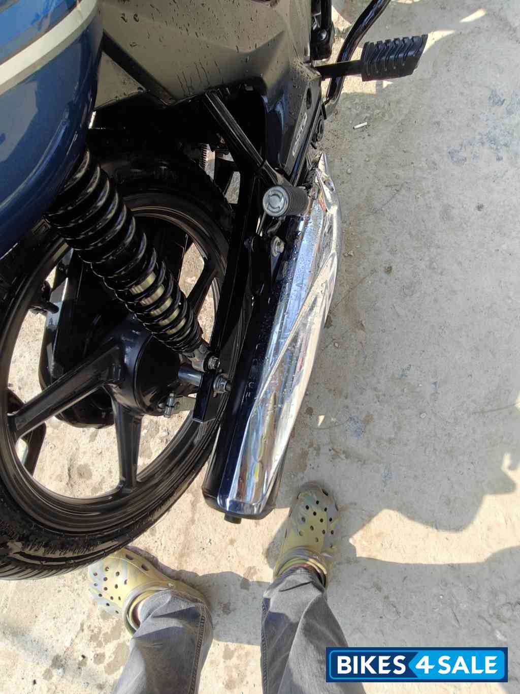 Blue Honda Shine 125