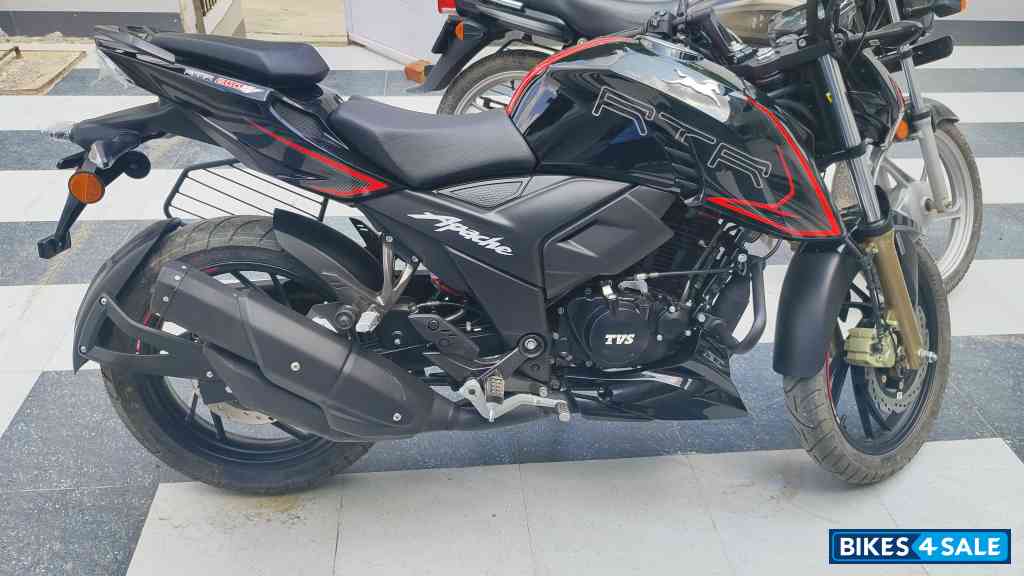 TVS Apache RTR 200 4V