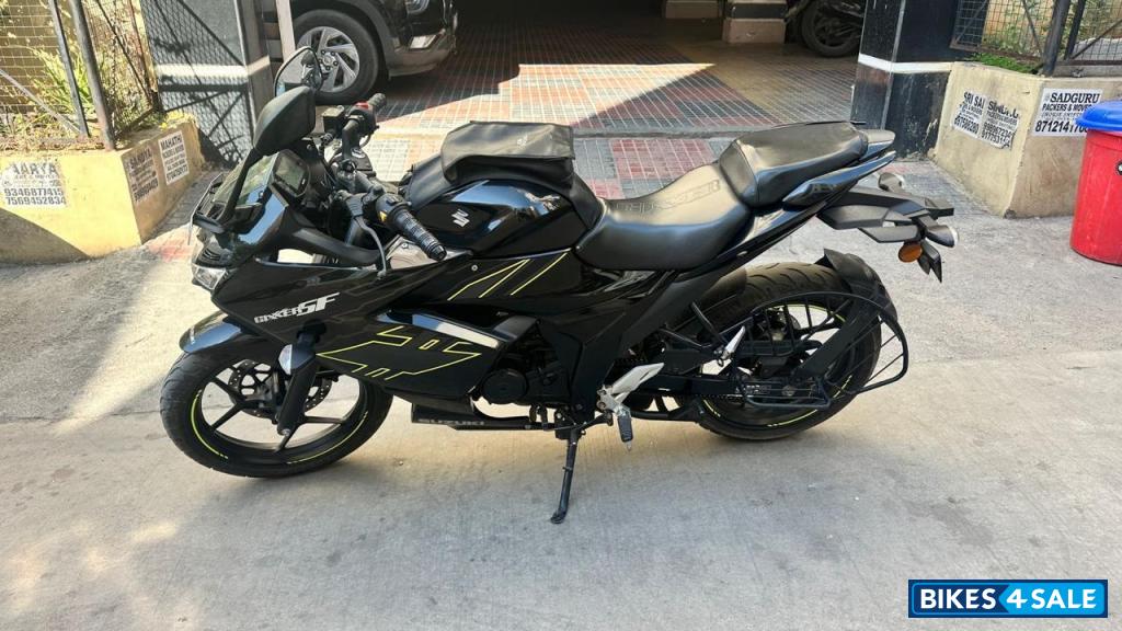 Suzuki Gixxer SF