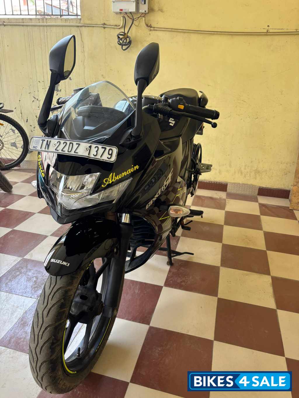 Black Suzuki Gixxer SF BS6