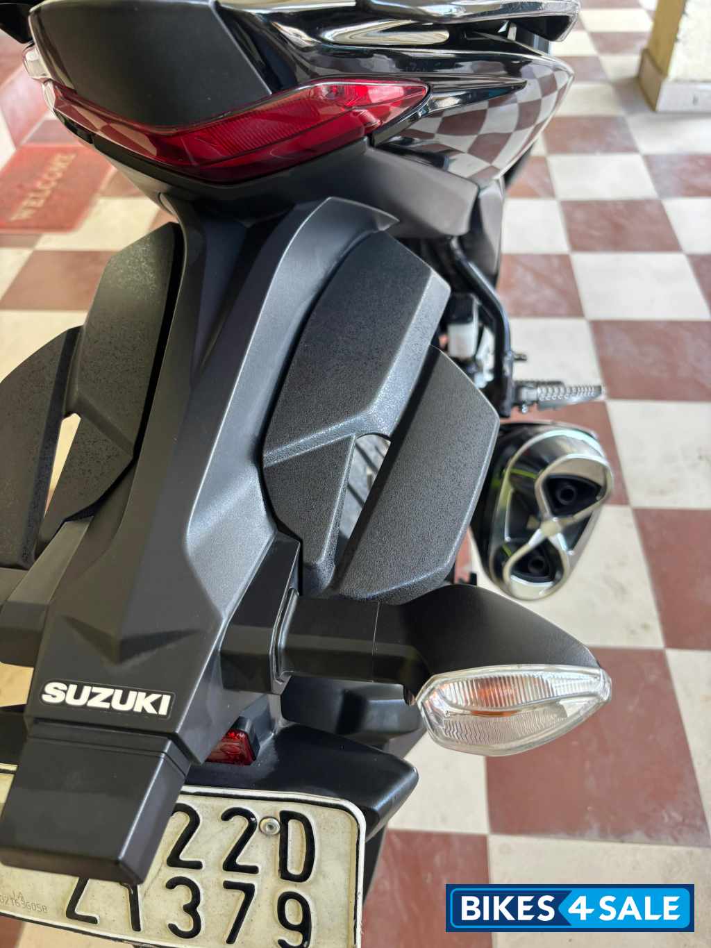Black Suzuki Gixxer SF BS6