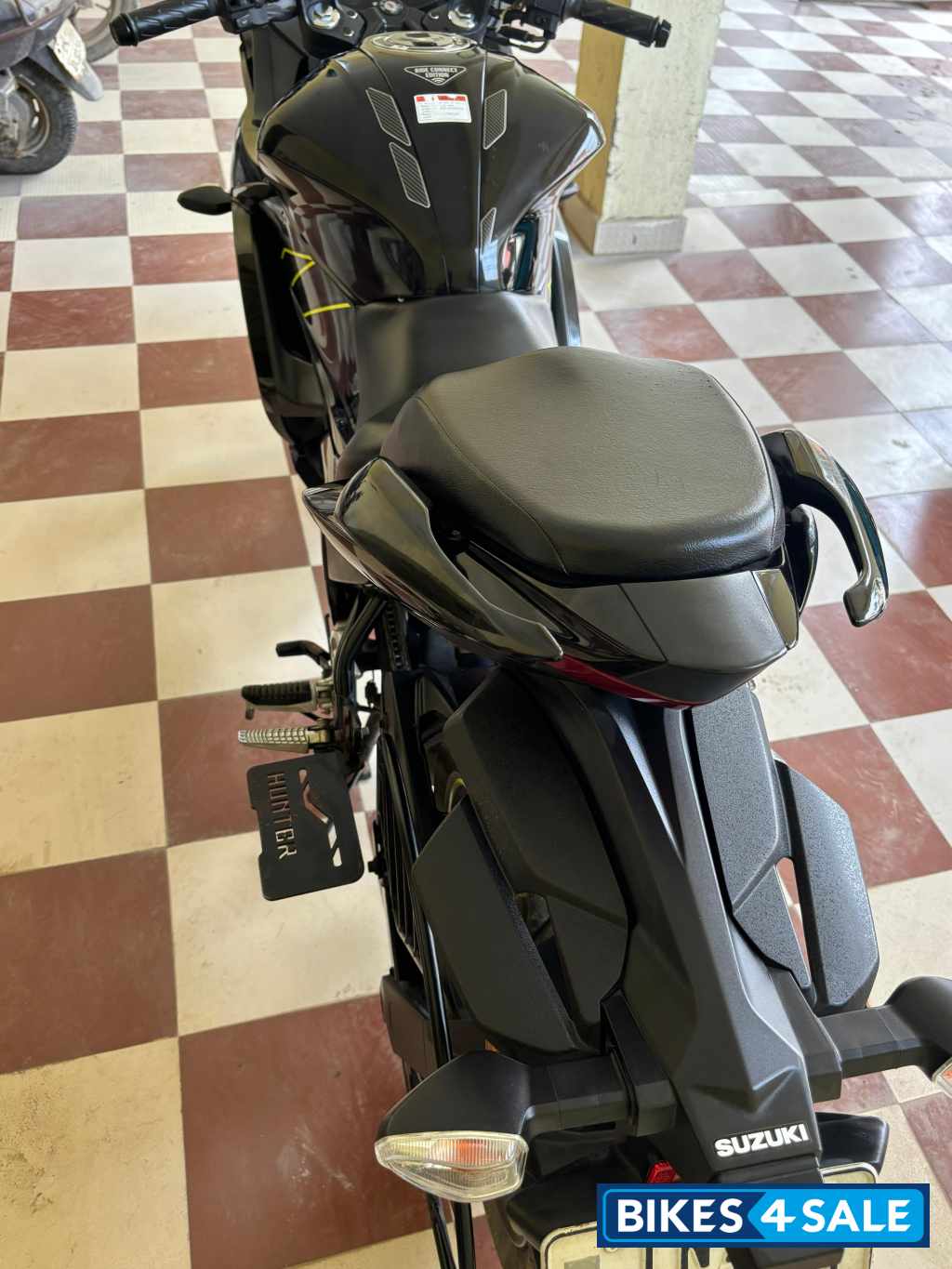 Black Suzuki Gixxer SF BS6