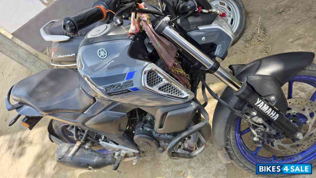 Gray Yamaha FZ-S FI Ver 4.0 Gray Yamaha FZ-S FI Ver 4.0