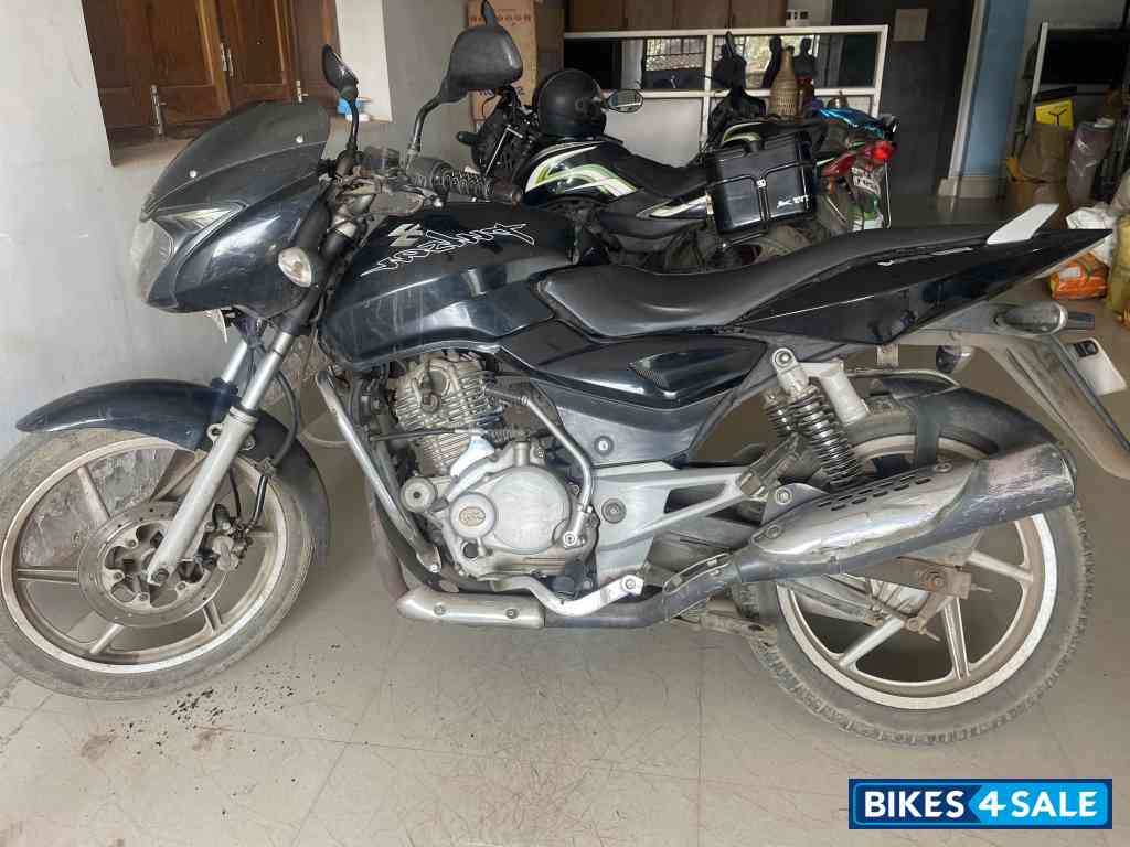 Black Bajaj Pulsar 150