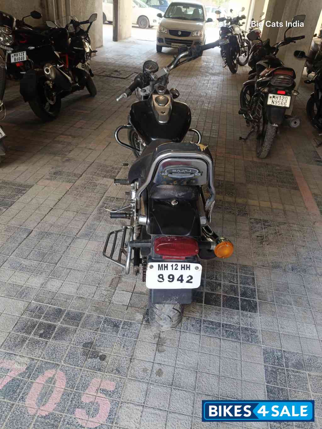 Bajaj Avenger 220 DTS-i