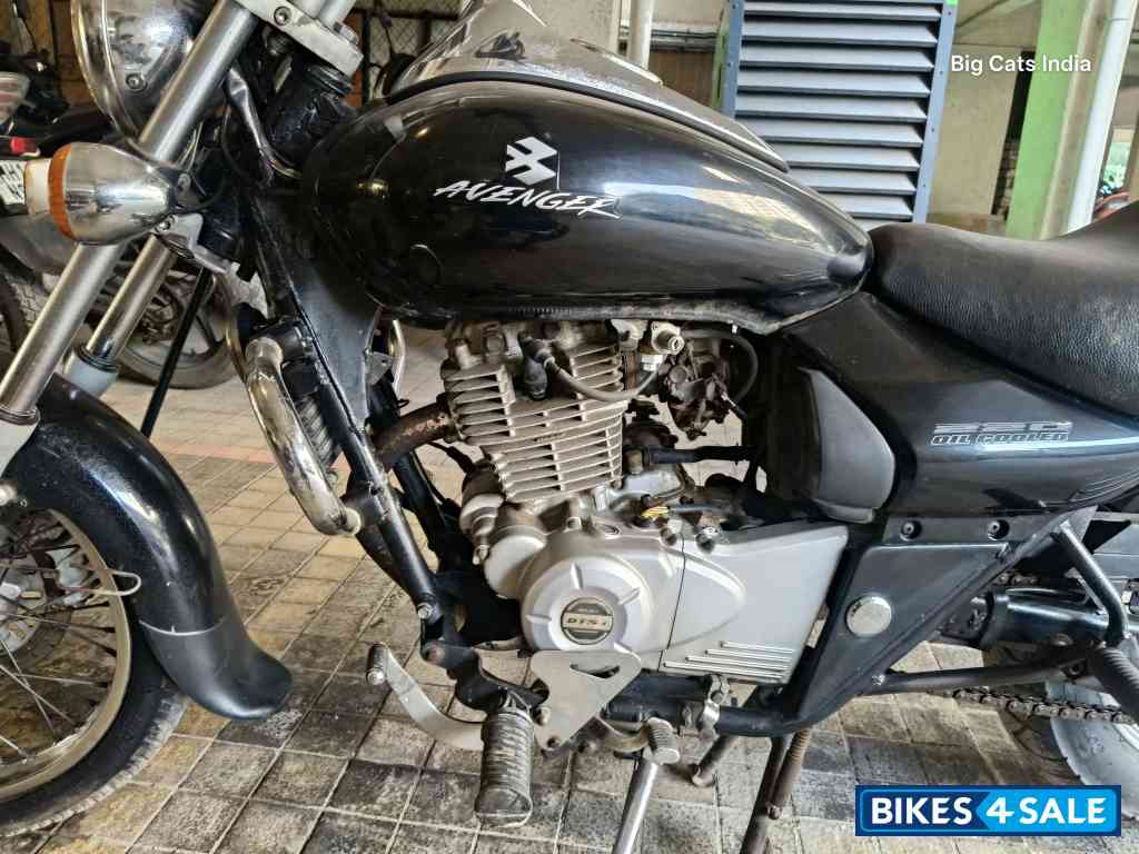Bajaj Avenger 220 DTS-i