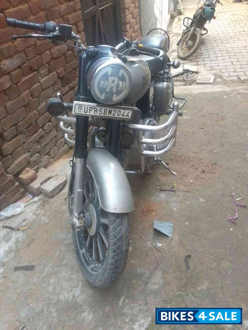 Metal Gray Royal Enfield Classic 350