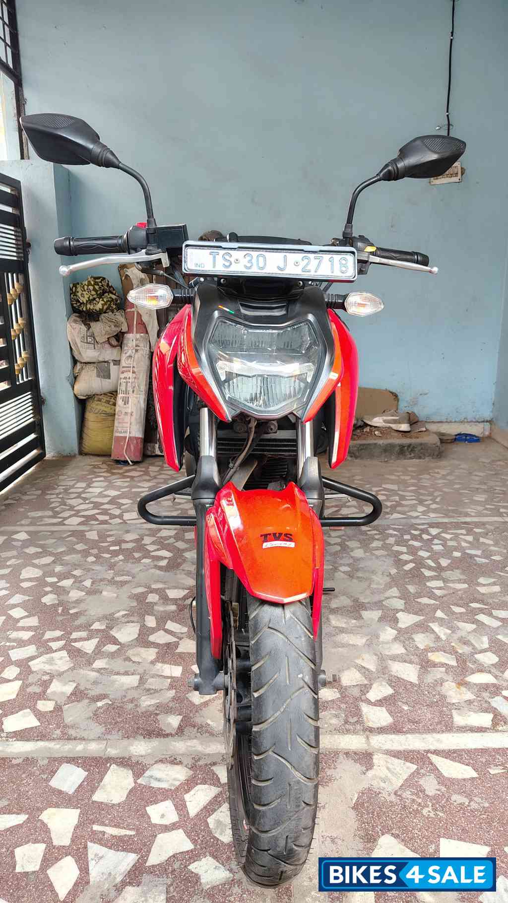 Red TVS Apache RTR 160 4V Red TVS Apache RTR 160 4V