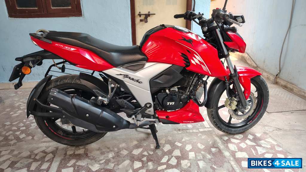 Red TVS Apache RTR 160 4V Red TVS Apache RTR 160 4V