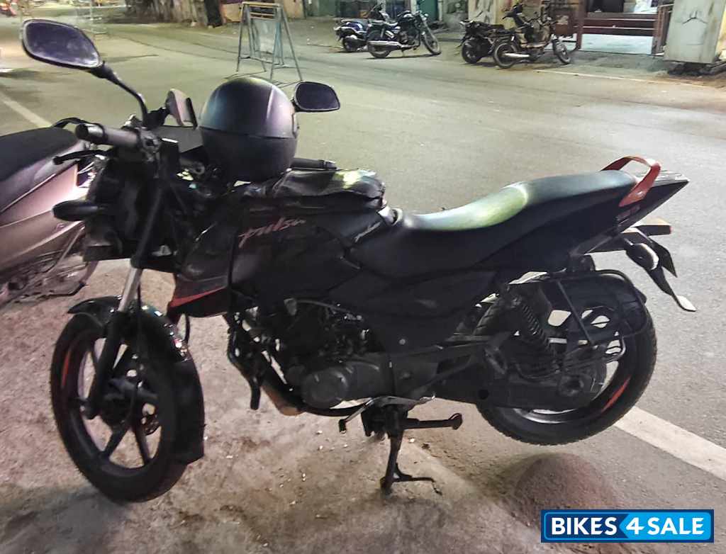 Bajaj Pulsar 125 Neon BS6