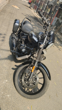 Black Bajaj Avenger Street 160 BS6