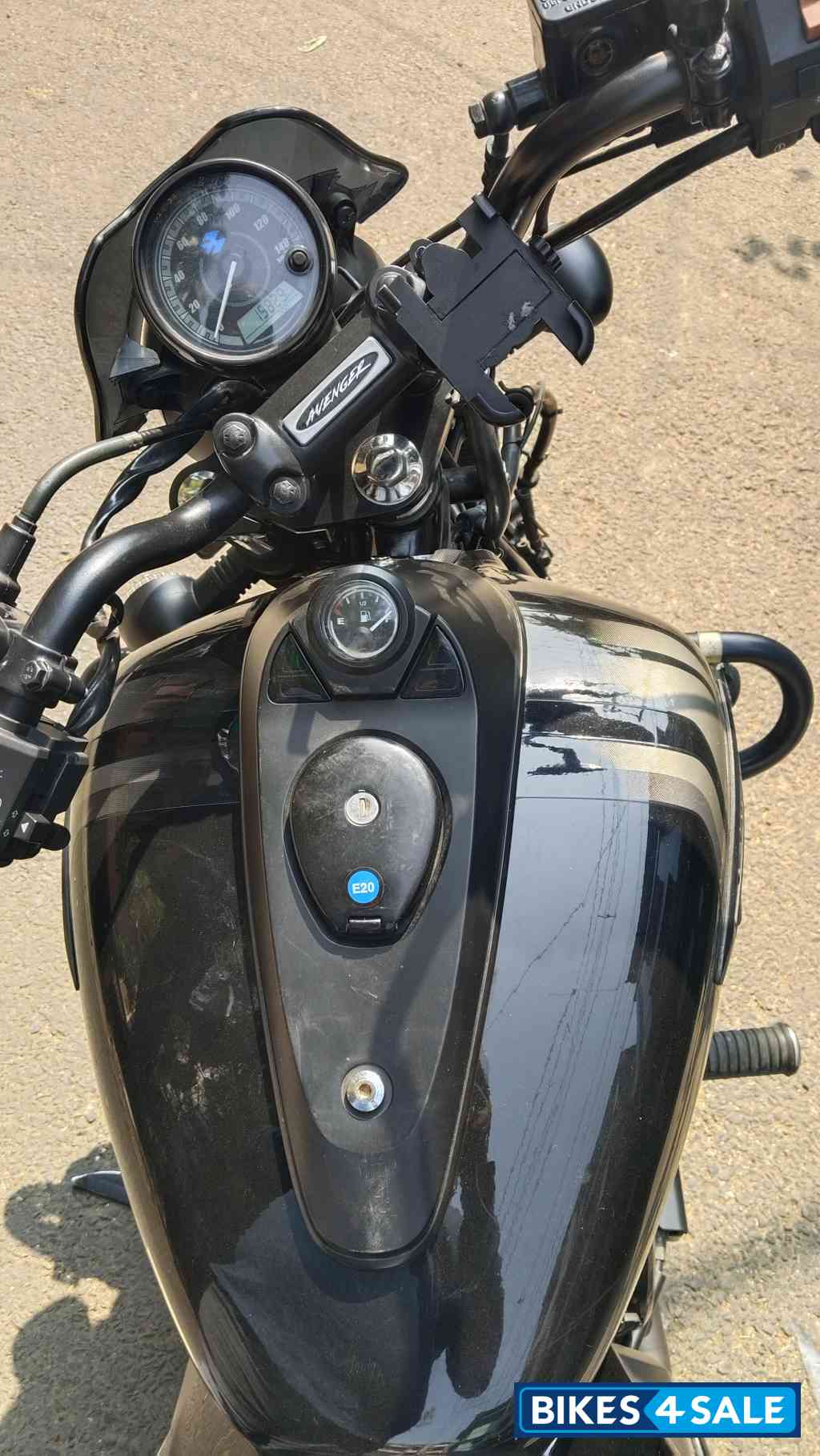 Black Bajaj Avenger Street 160 BS6