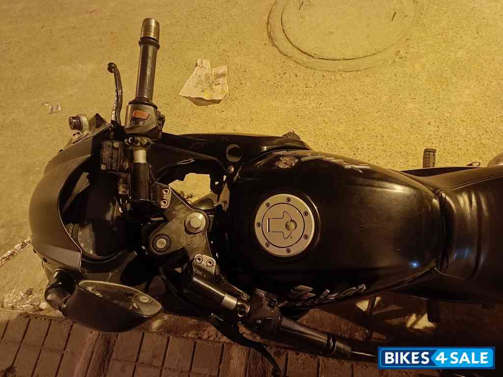 Black Bajaj Pulsar 220F