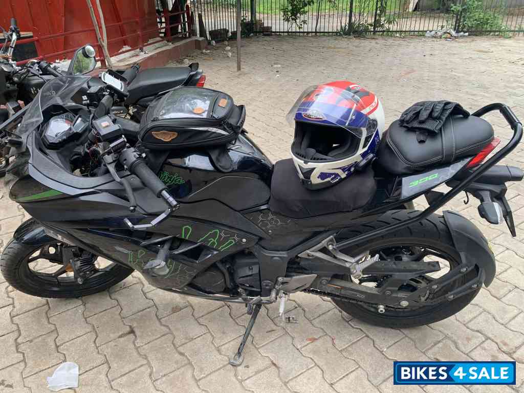 Kawasaki Ninja 300 BS6 2022