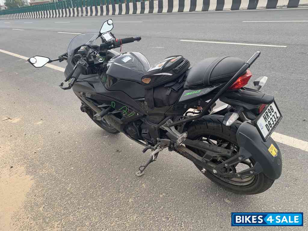 Kawasaki Ninja 300 BS6 2022