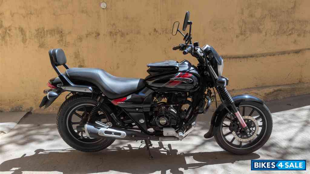 Bajaj Avenger Street 220 BS6