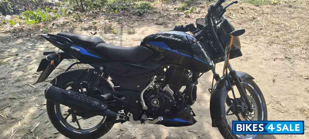 Bajaj Pulsar 125 Carbon Fibre Disc Split Seat