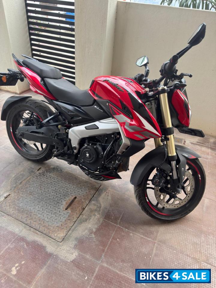 Red Bajaj Pulsar NS400Z