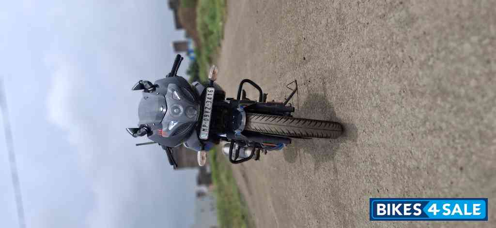 Blue Bajaj Pulsar 220F Blue Bajaj Pulsar 220F