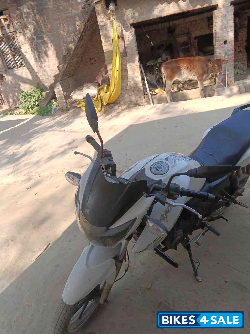 Black TVS Apache RTR 180