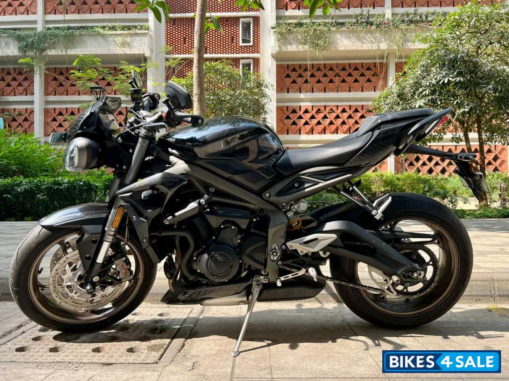 Triumph Street Triple RS