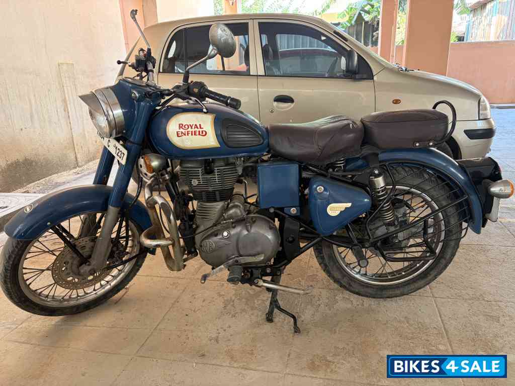 Blue Royal Enfield Classic 350