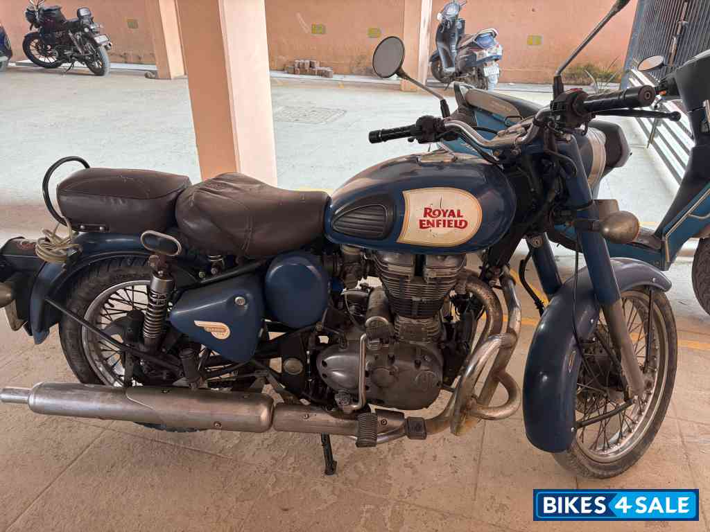 Blue Royal Enfield Classic 350