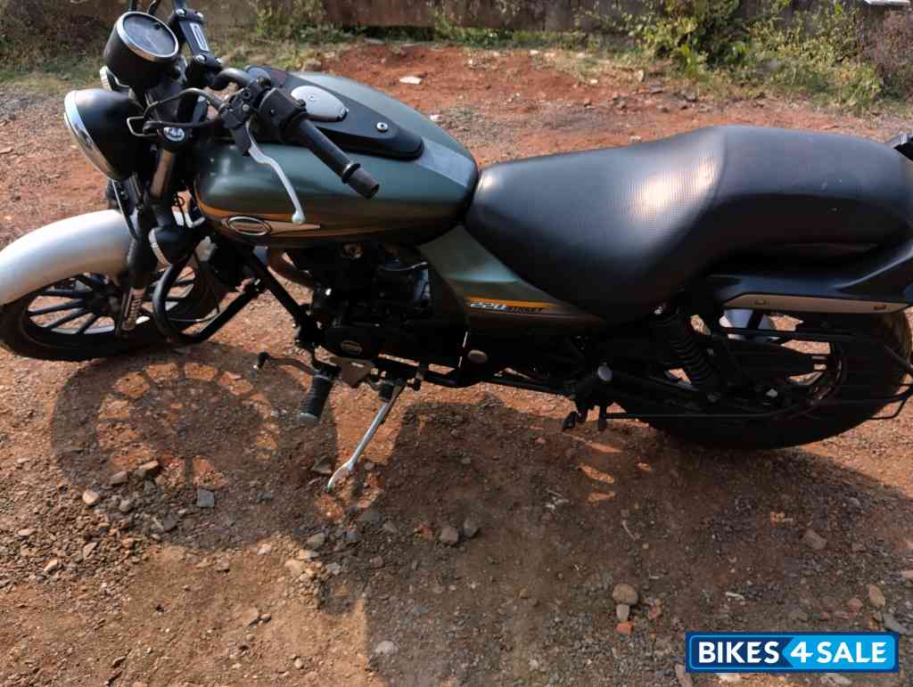 Bajaj Avenger Street 220