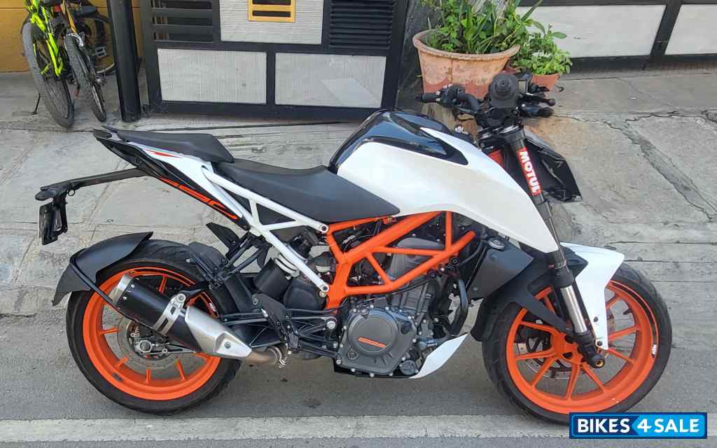 White KTM Duke 390
