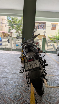White Bajaj Pulsar N125